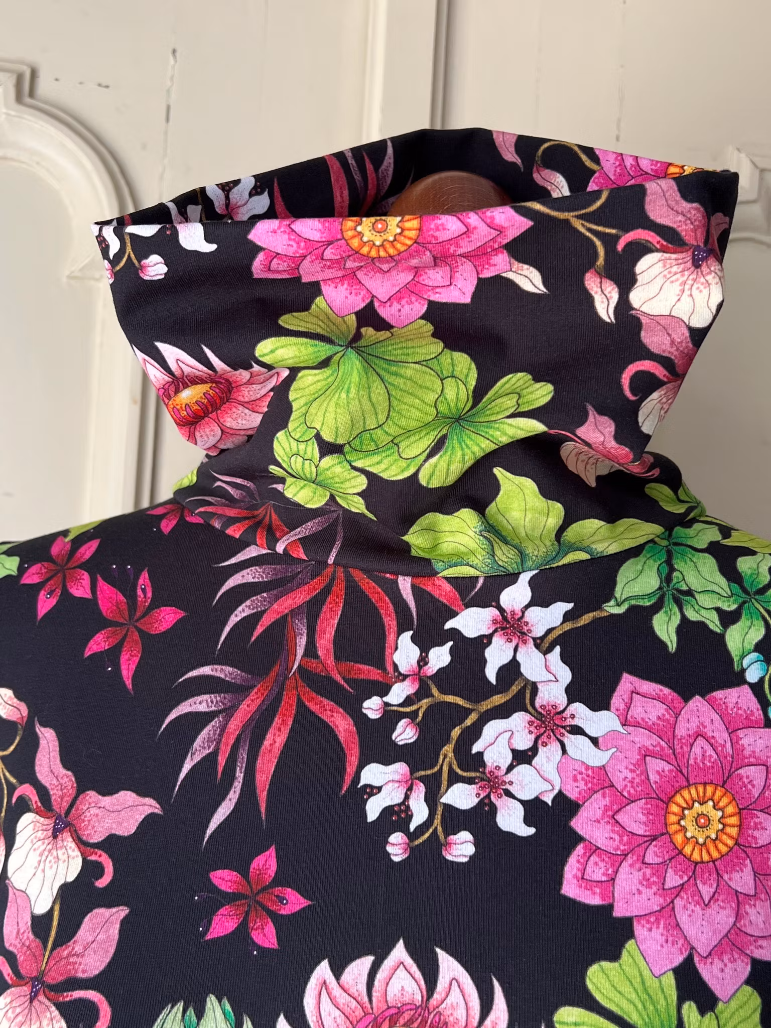 Modell Ingrid - asian flowers