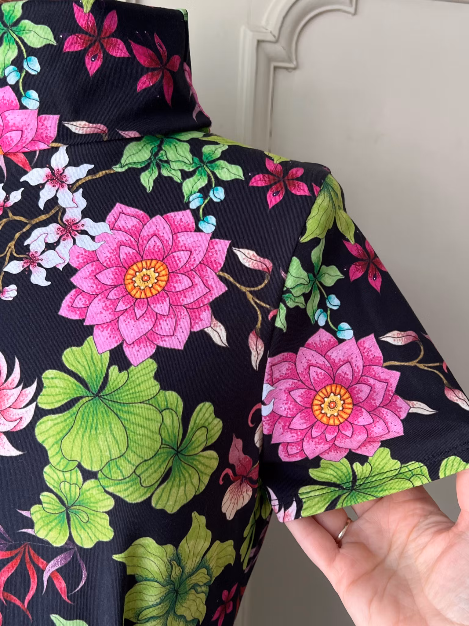Modell Ingrid - asian flowers