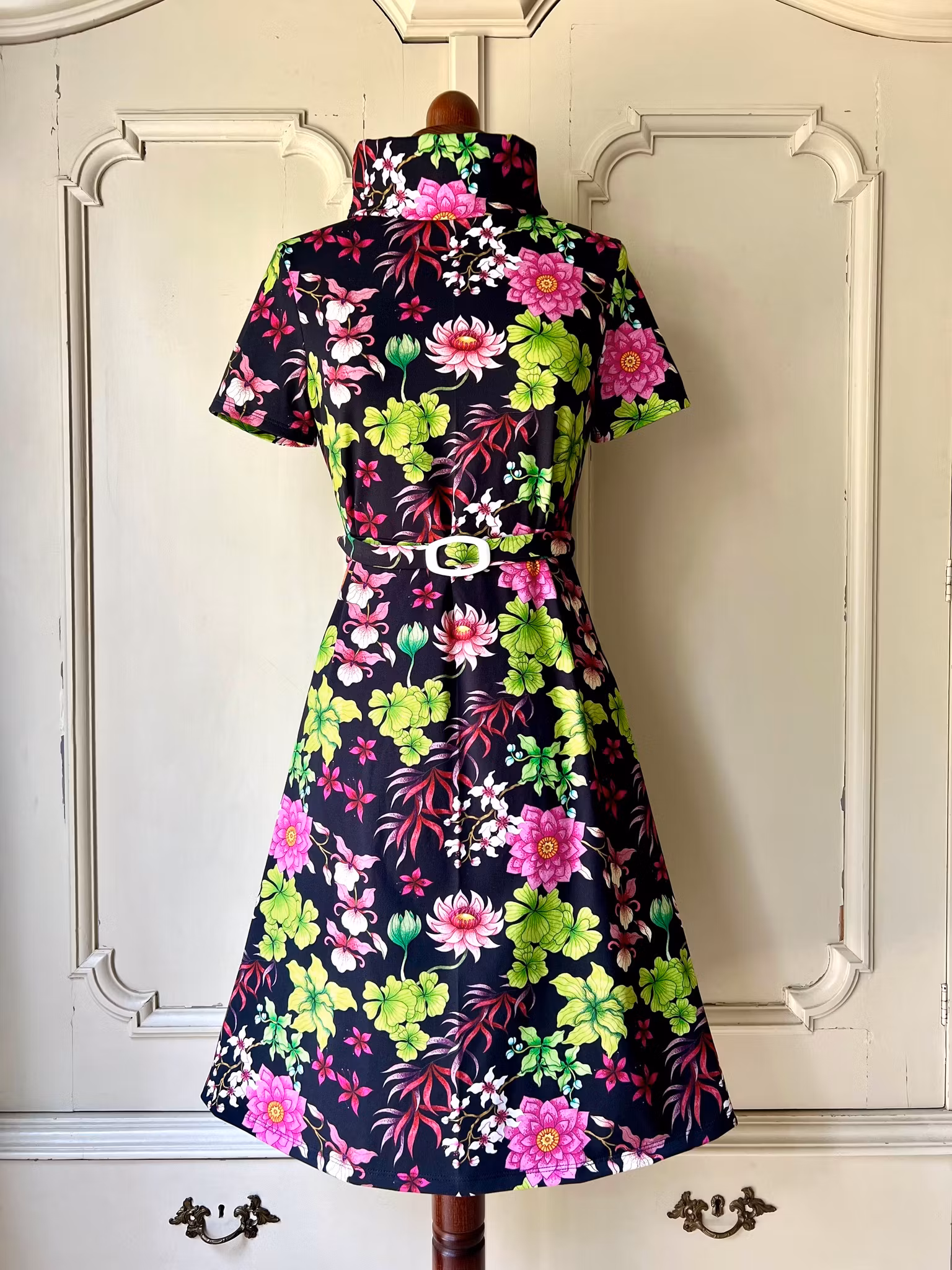 Modell Ingrid - asian flowers