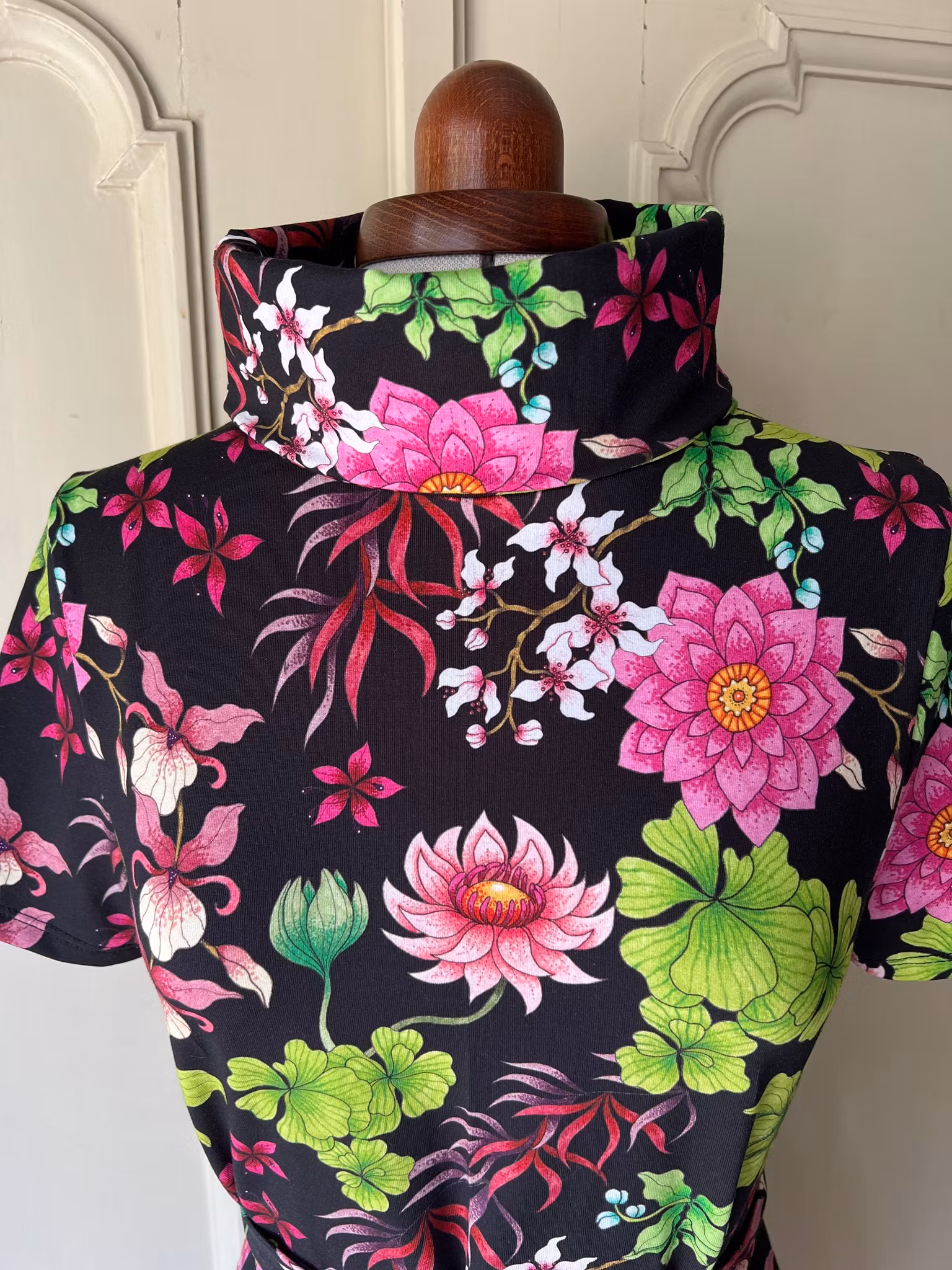 Modell Ingrid - asian flowers