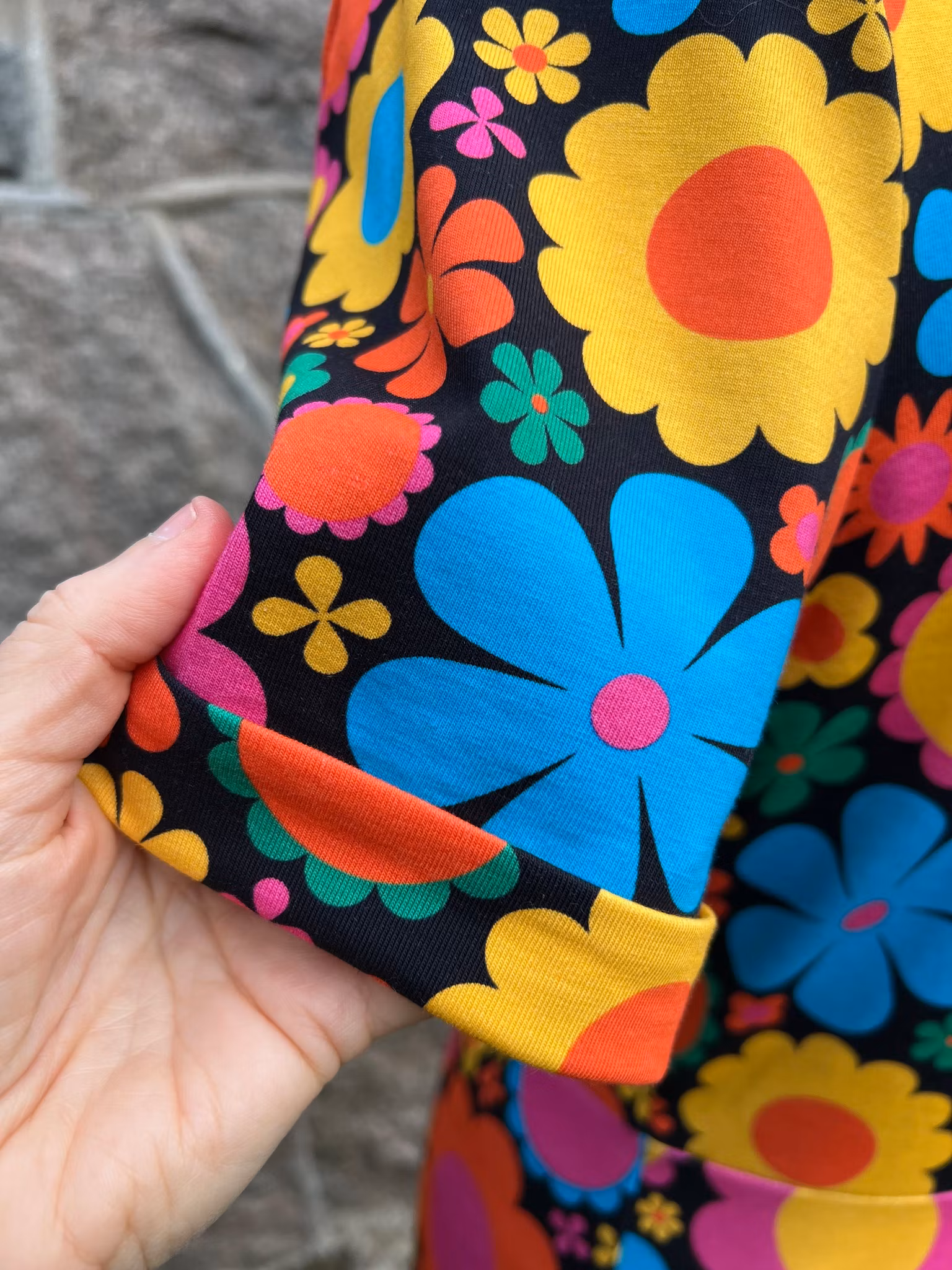 Modell Mirjam - popping flowers