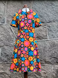 Modell Mirjam - popping flowers
