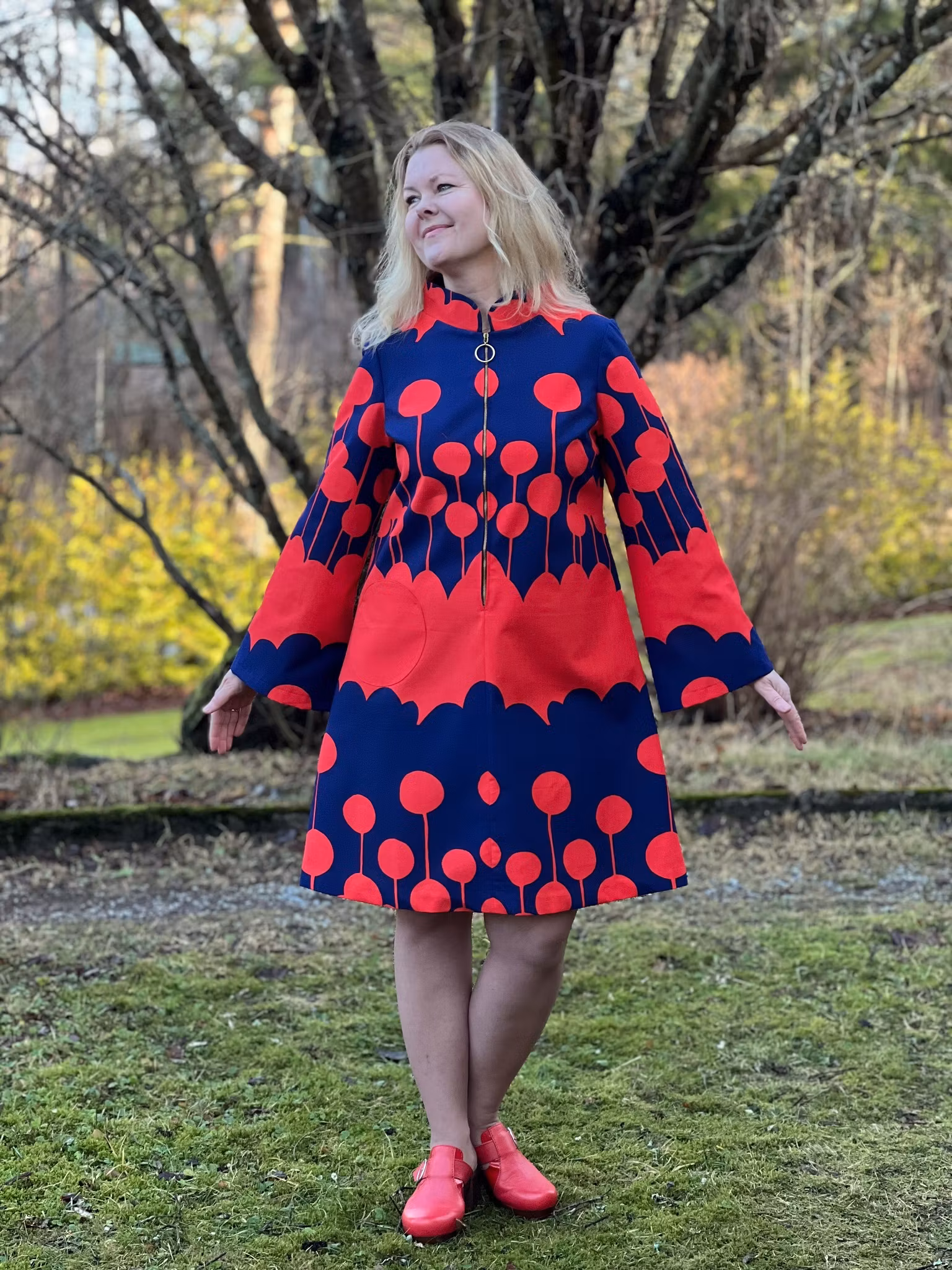 Modell Monica - red lollipops