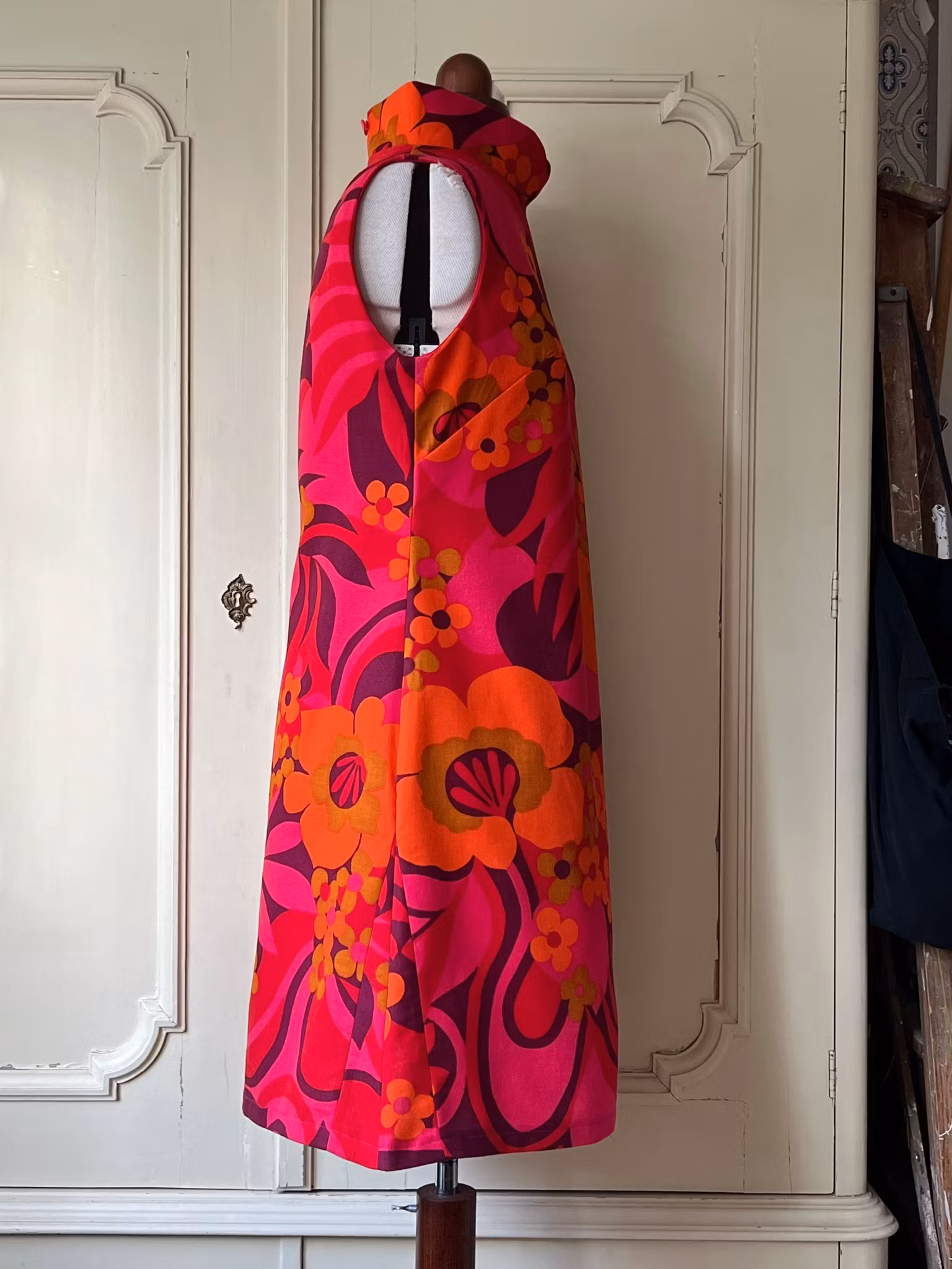 Modell Monica - tropical red
