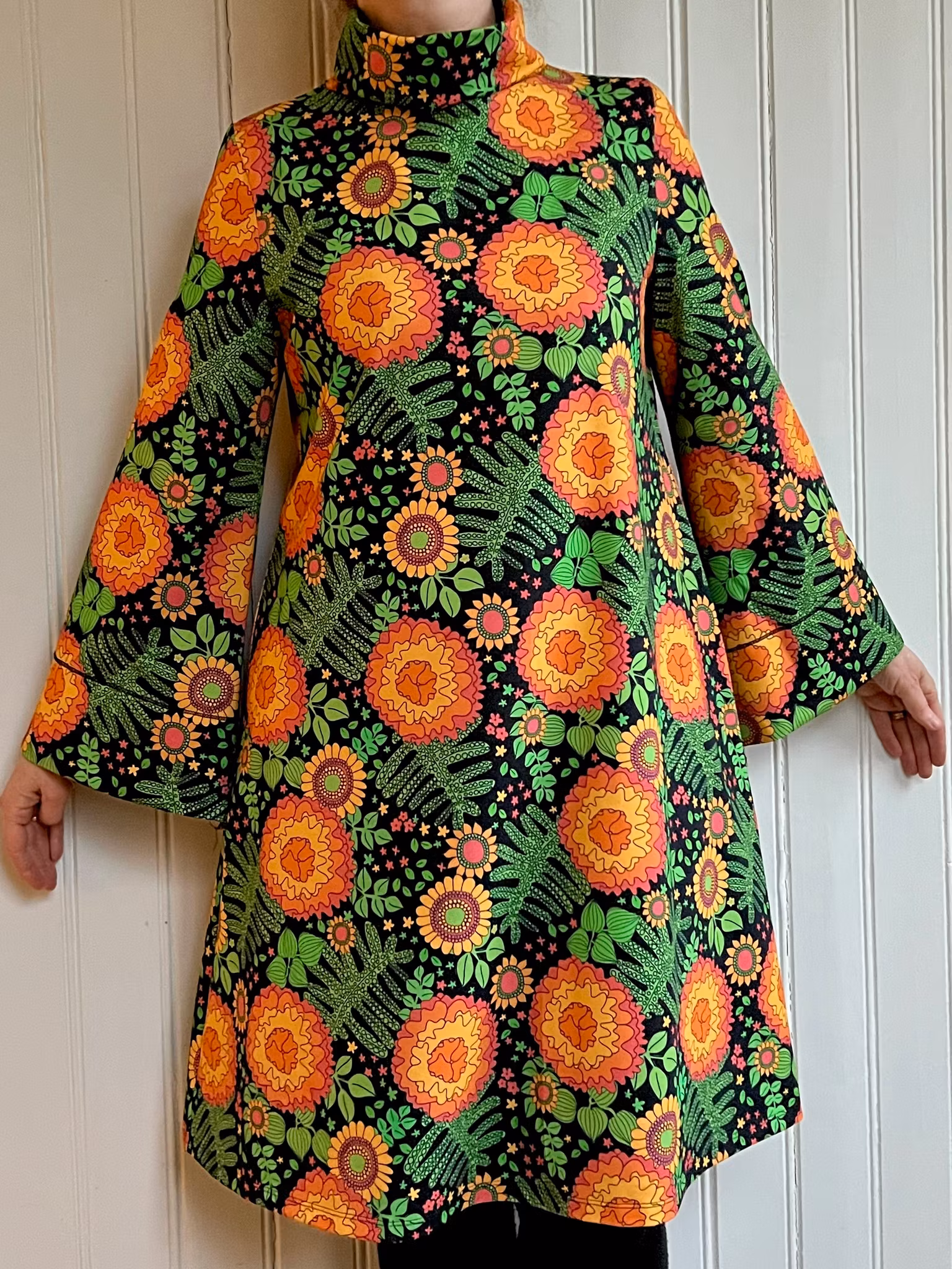 Modell Ingrid - fire flowers
