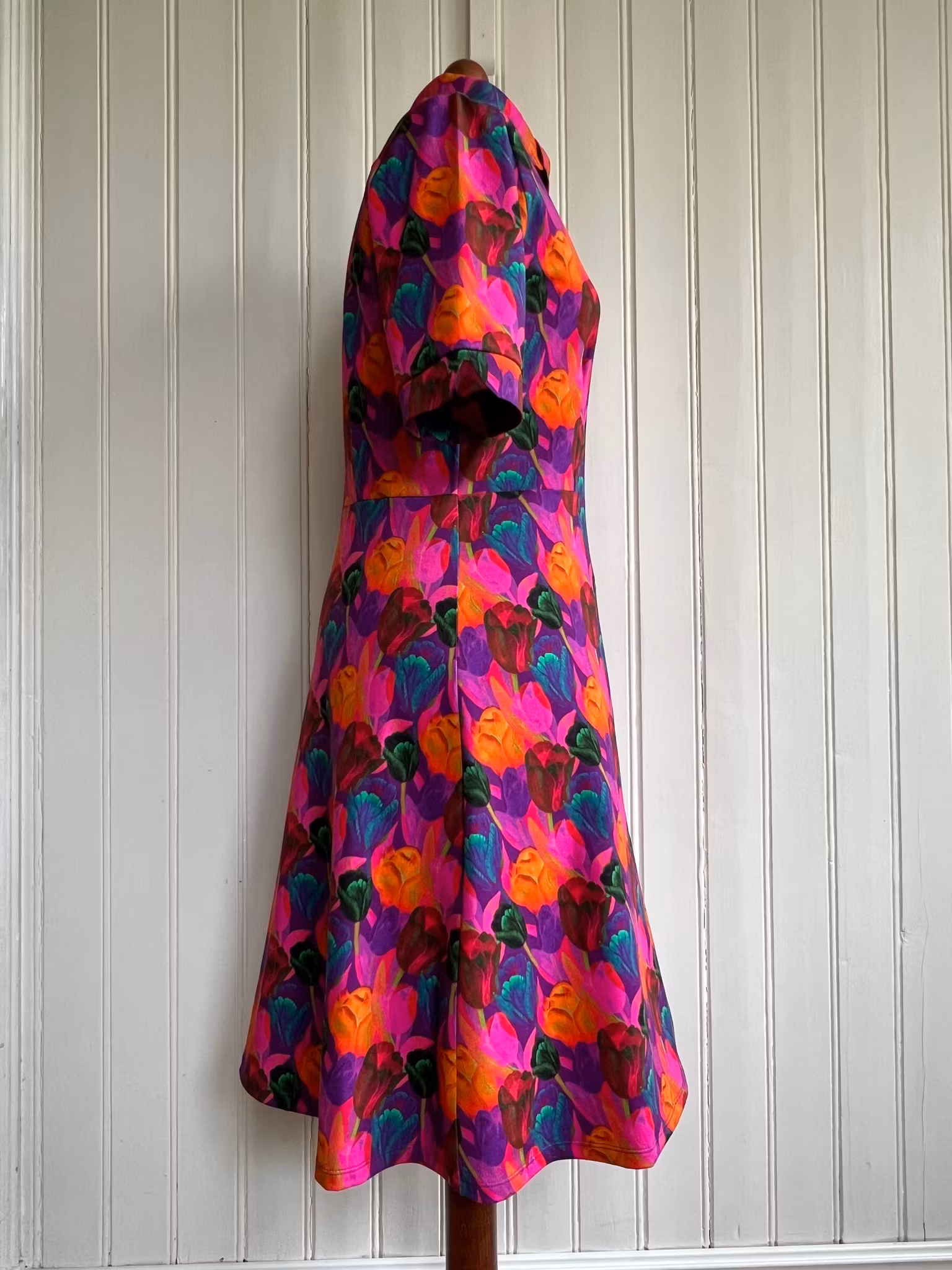 Modell Britt - bright tulips