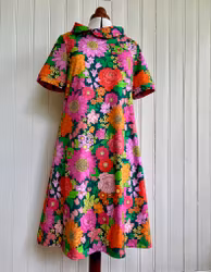 Modell Britt - floral euphoria