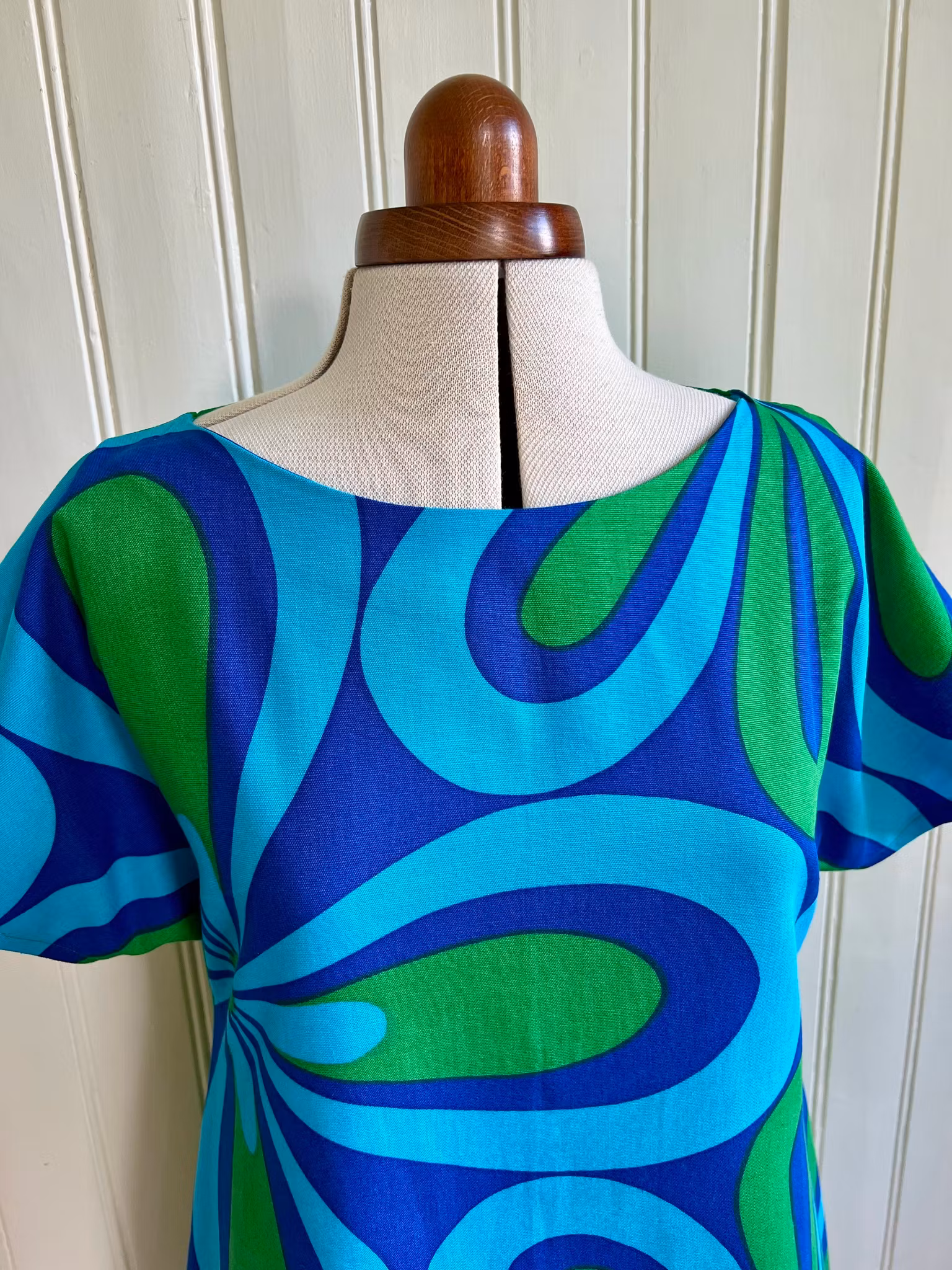 Modell Petra - floral swirls
