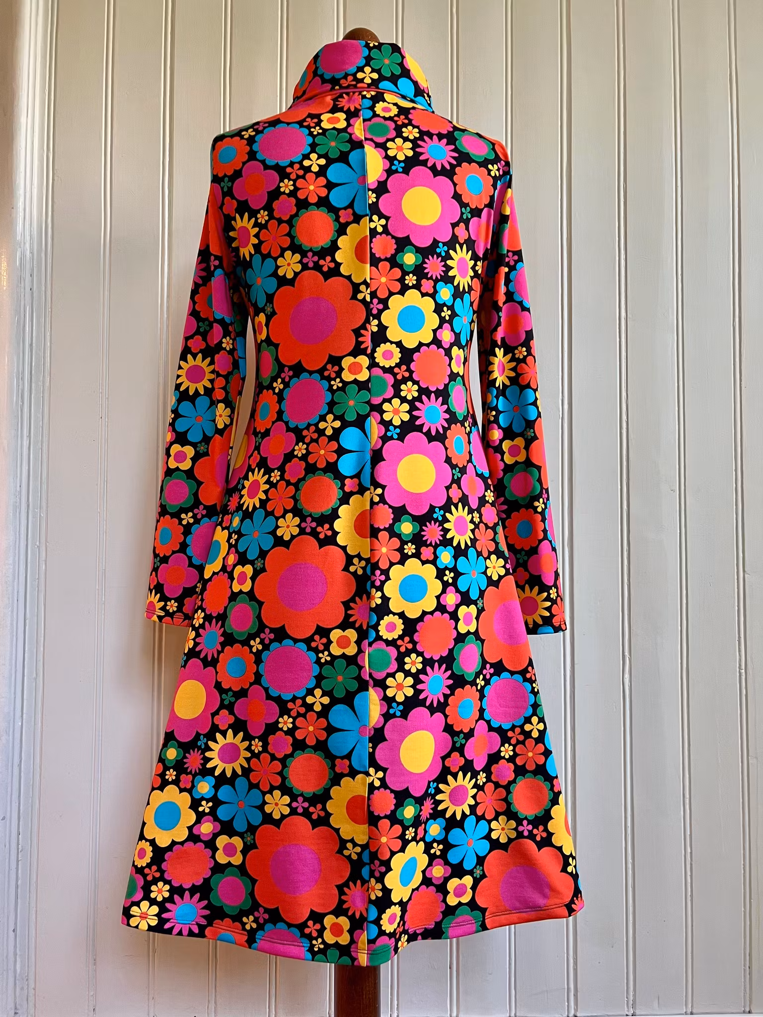 Modell Ingrid - popping flowers