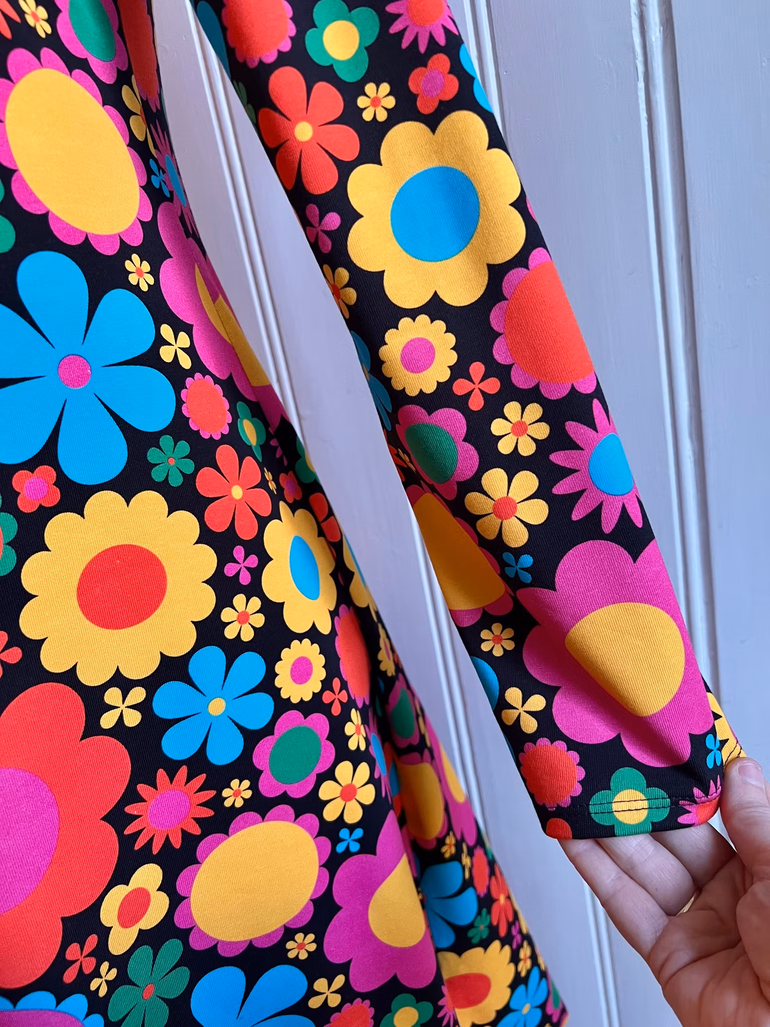 Modell Ingrid - popping flowers