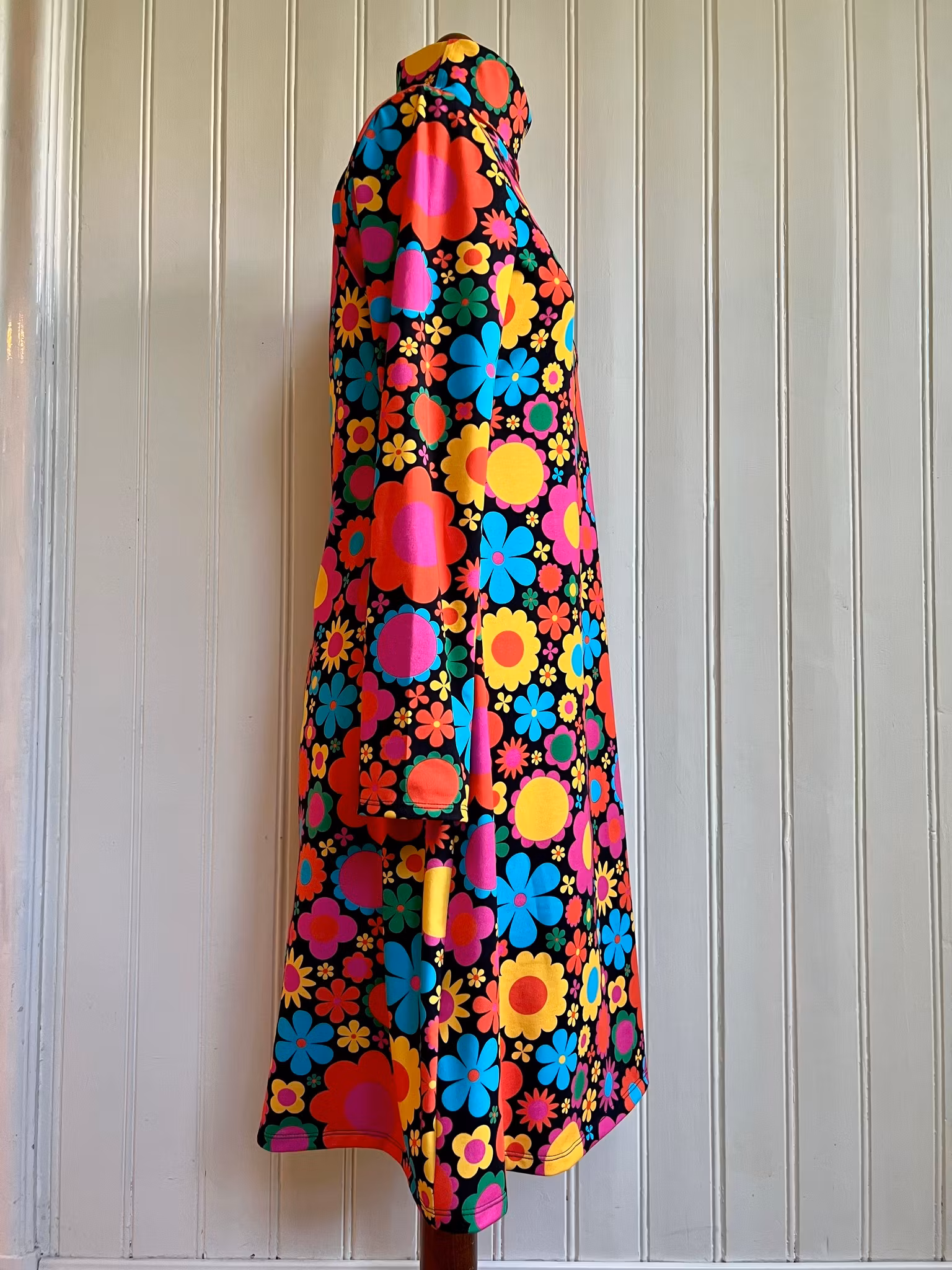 Modell Ingrid - popping flowers