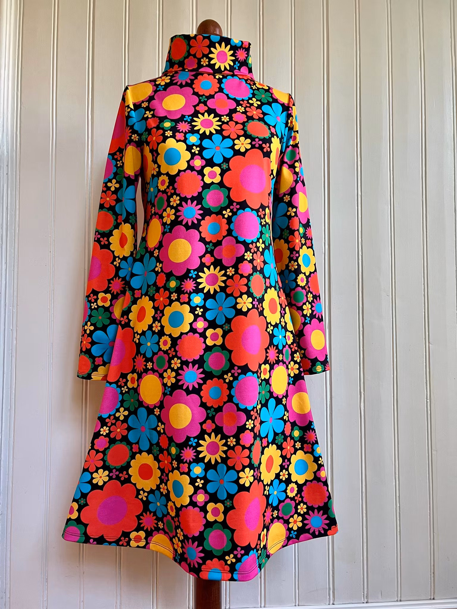 Modell Ingrid - popping flowers