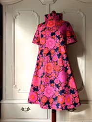 Modell Ingrid - sparkling pink