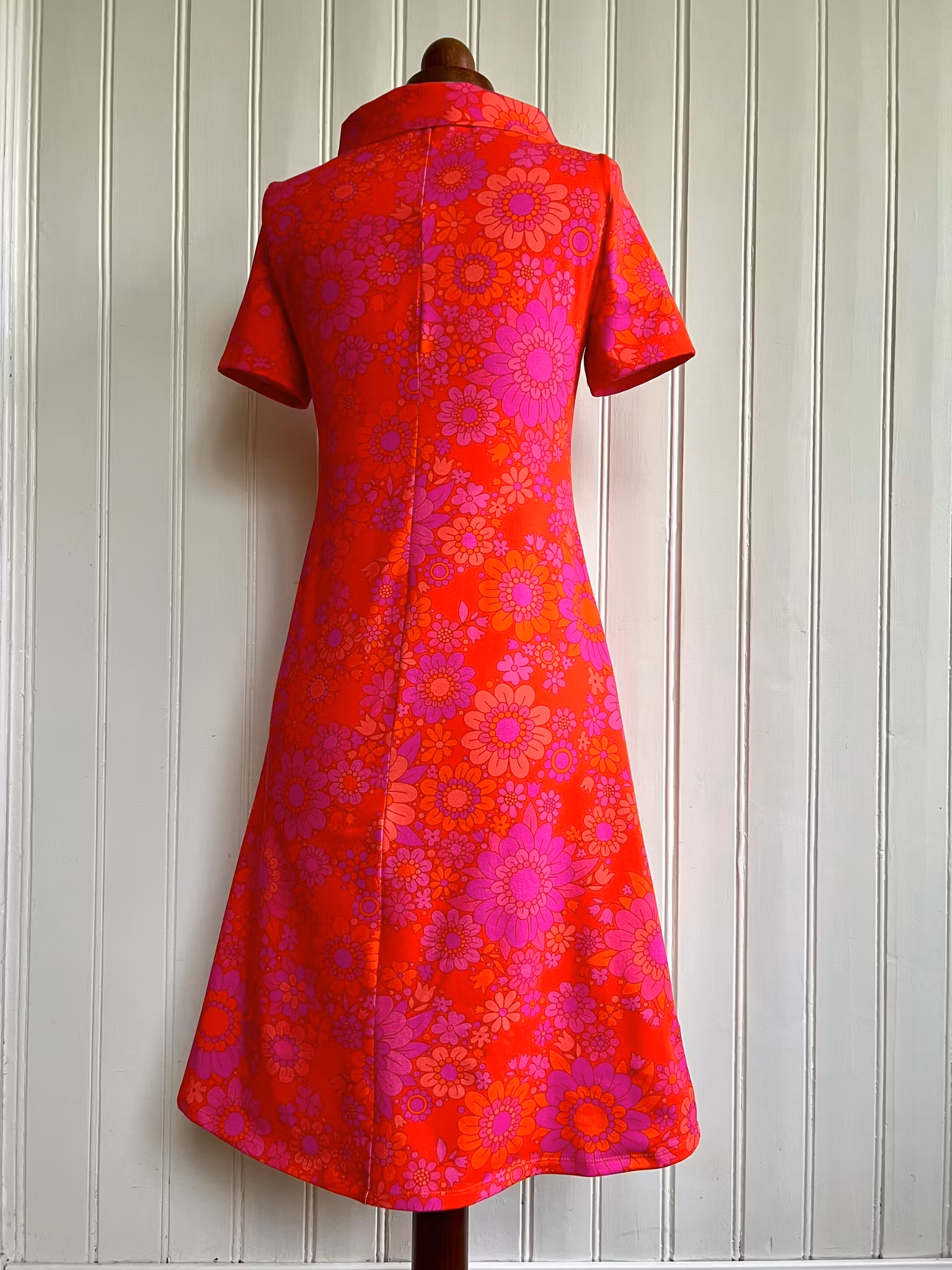 Modell Britt - purple red joy