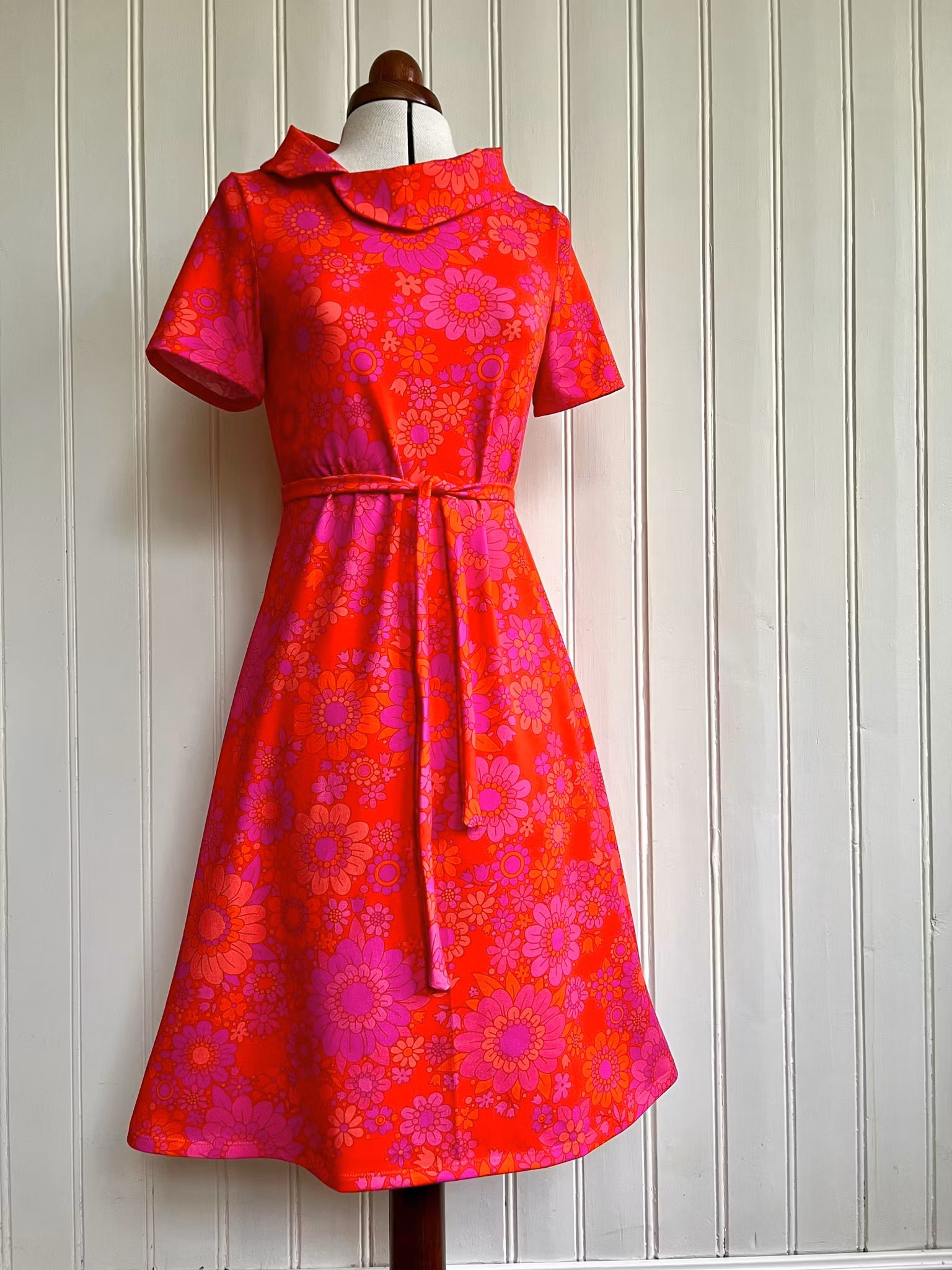 Modell Britt - purple red joy