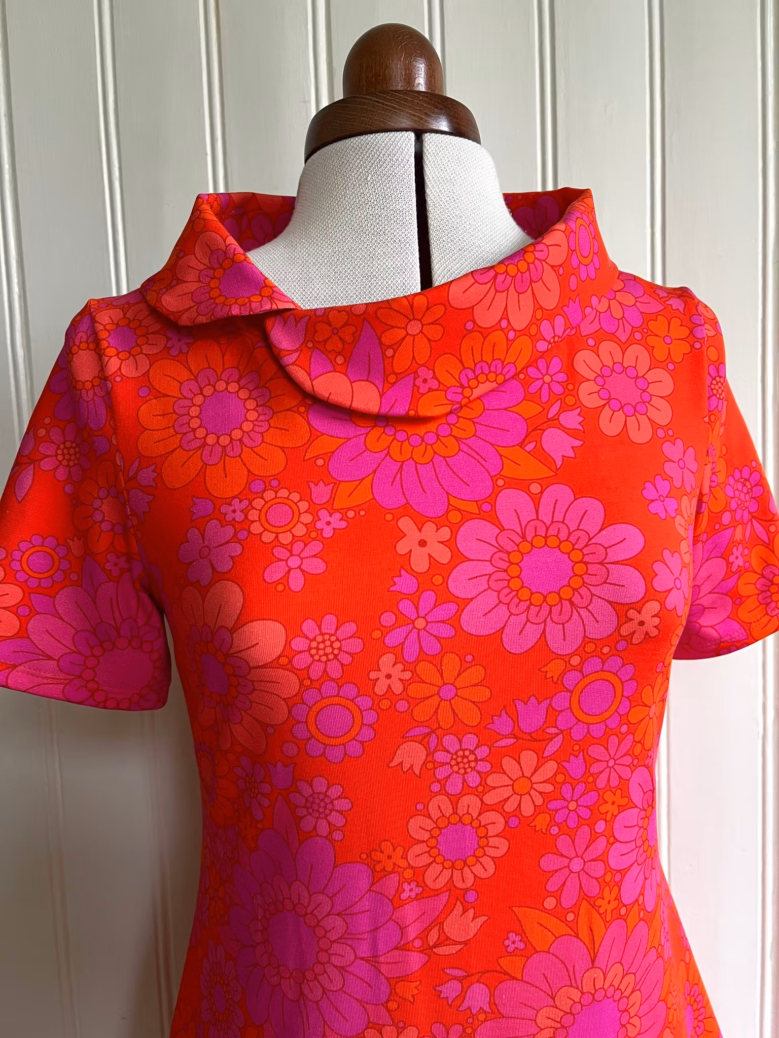 Modell Britt - purple red joy