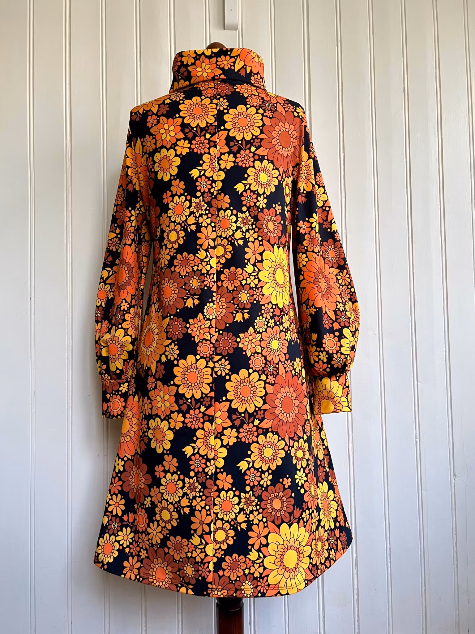 Modell Ingrid -  golden blossom