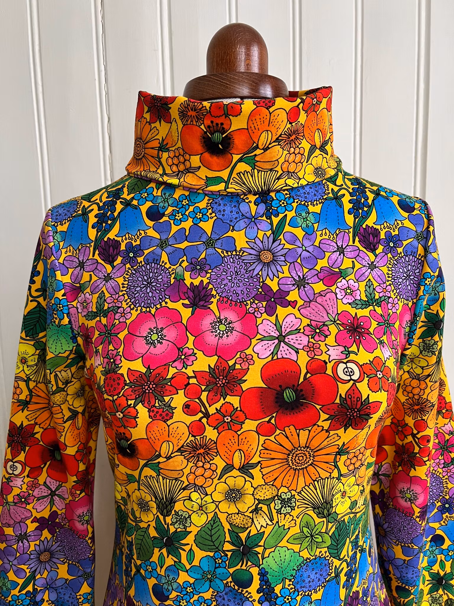 Modell Ingrid - floral hope