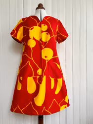 Modell Signe - red trees