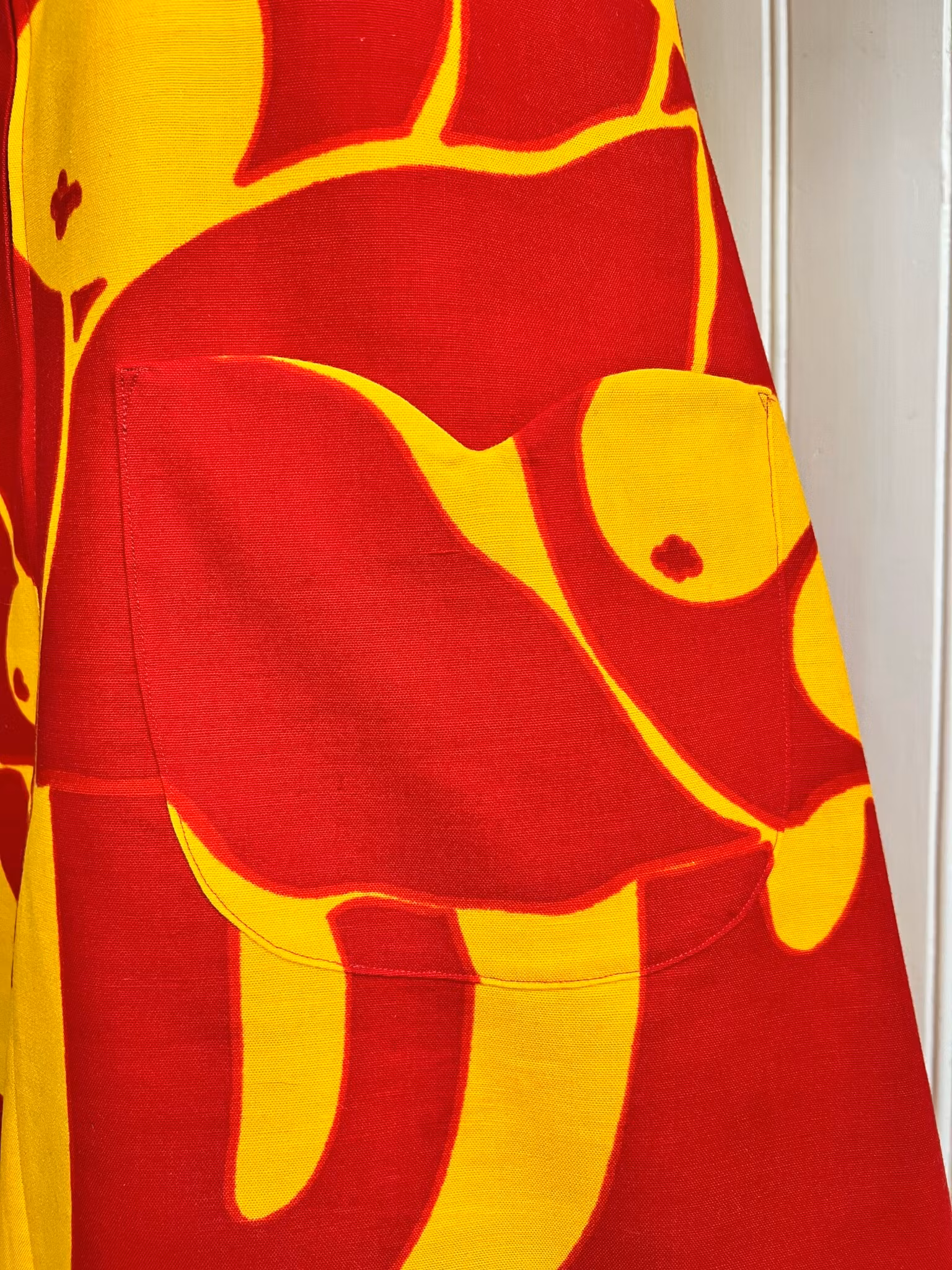 Modell Signe - red trees