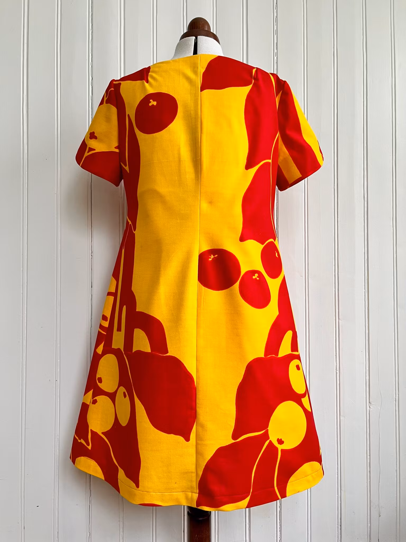 Modell Signe - red trees