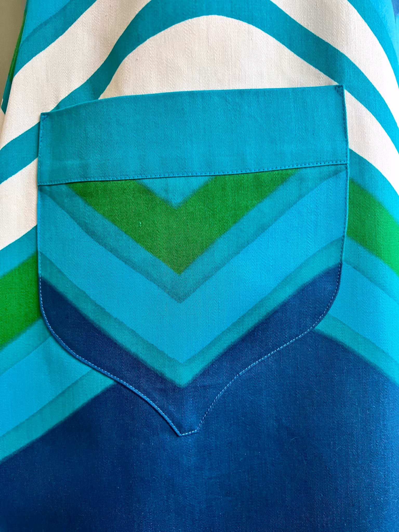 Modell Signe - blue waves