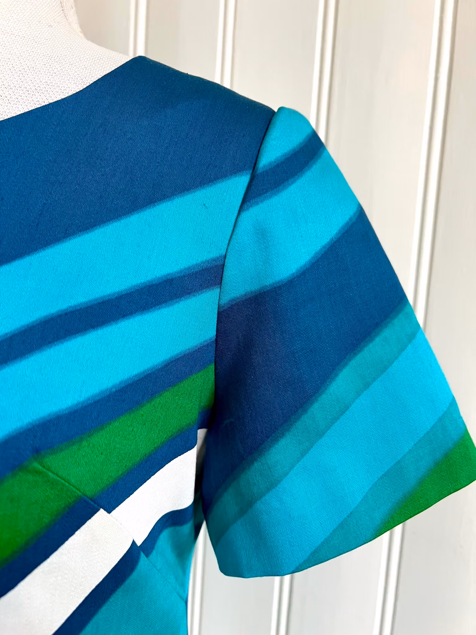 Modell Signe - blue waves