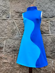 Split waves - ocean blue