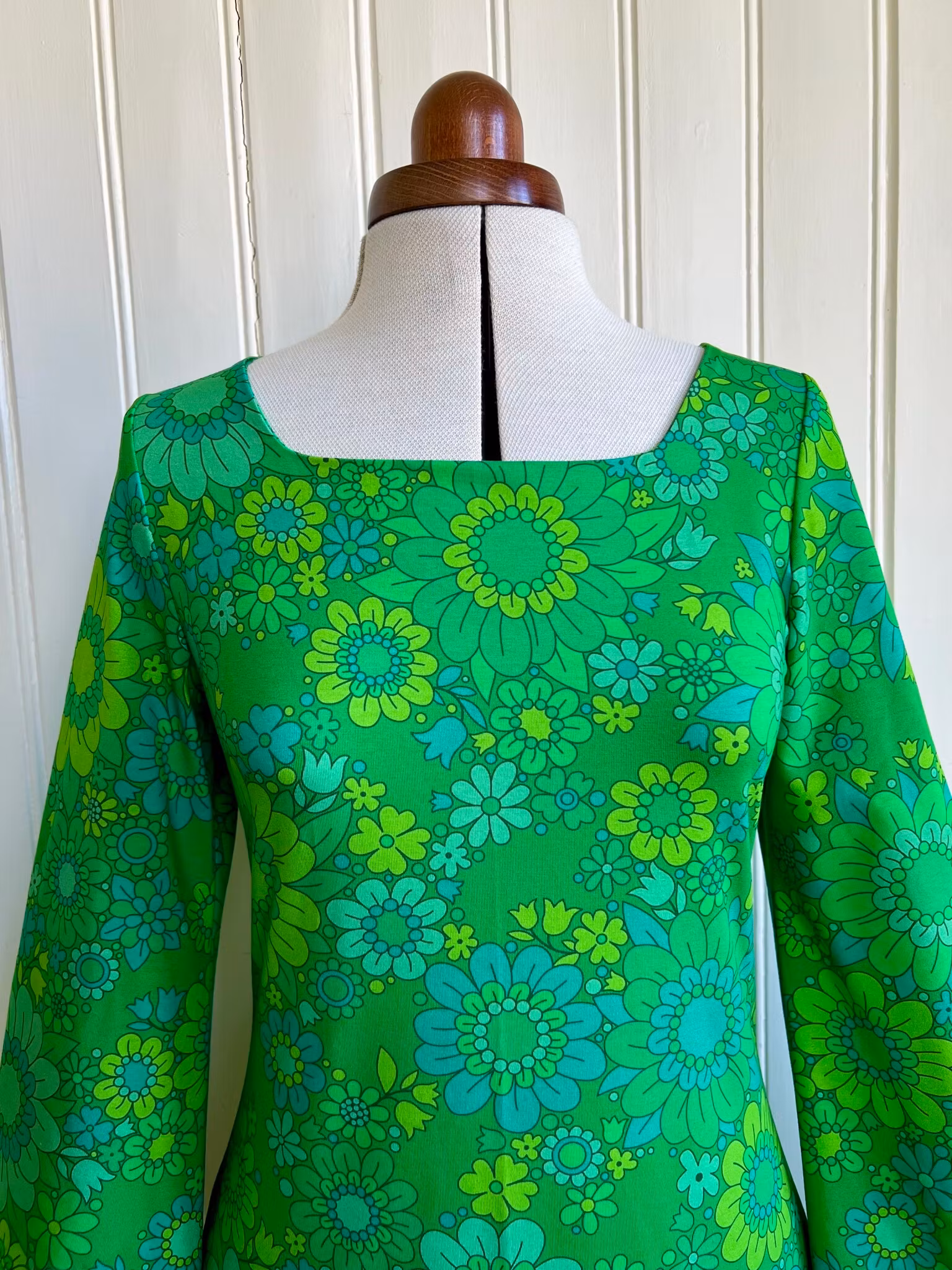 Modell Viola - joyful green