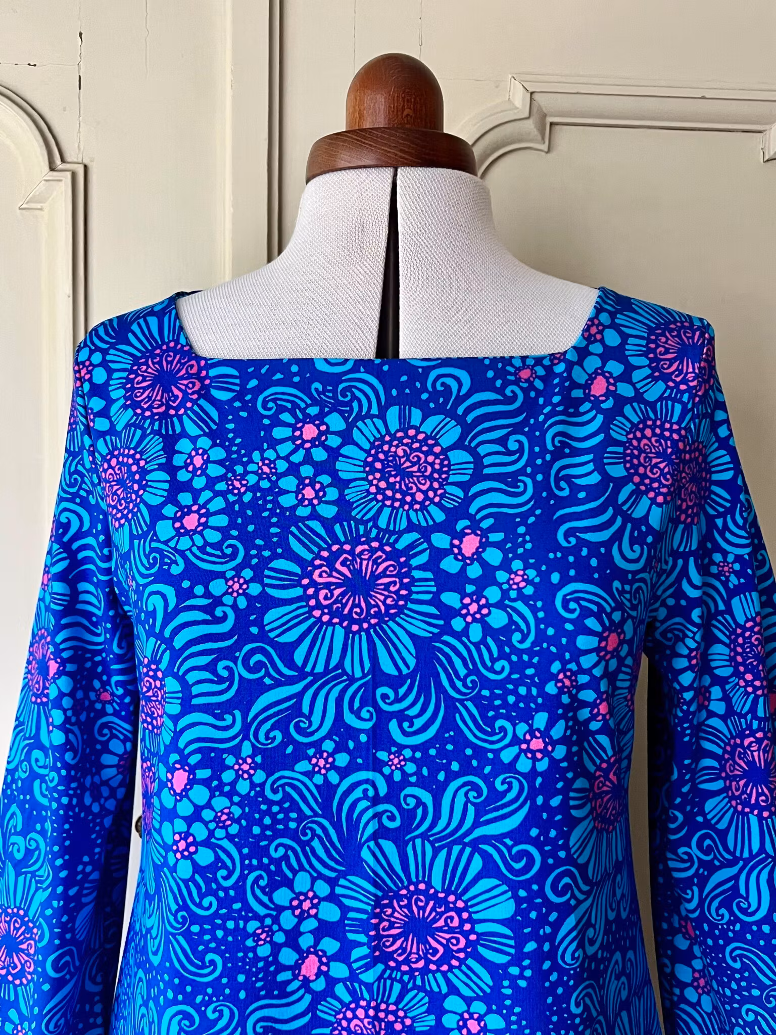 Modell Viola - swirly blue
