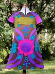 Modell Signe - bright flower