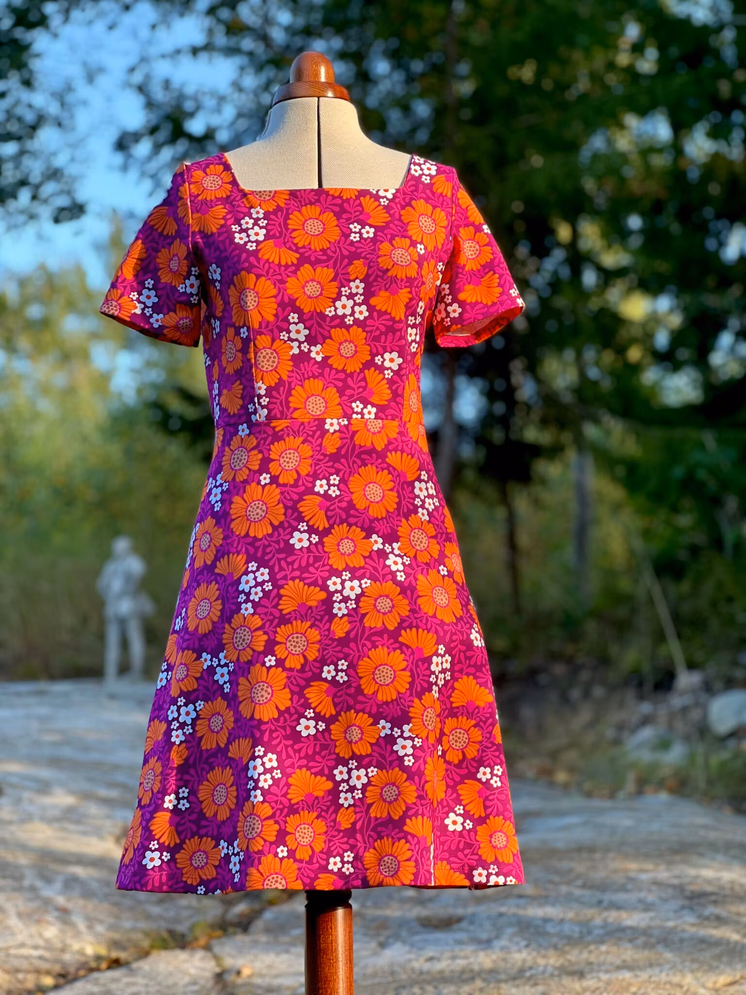 Modell Viola - flower dots