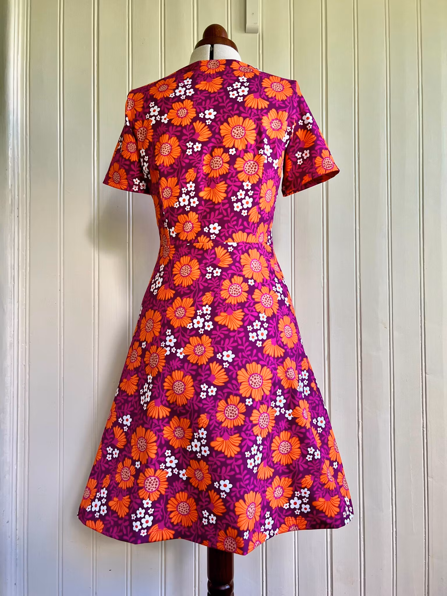 Modell Viola - flower dots