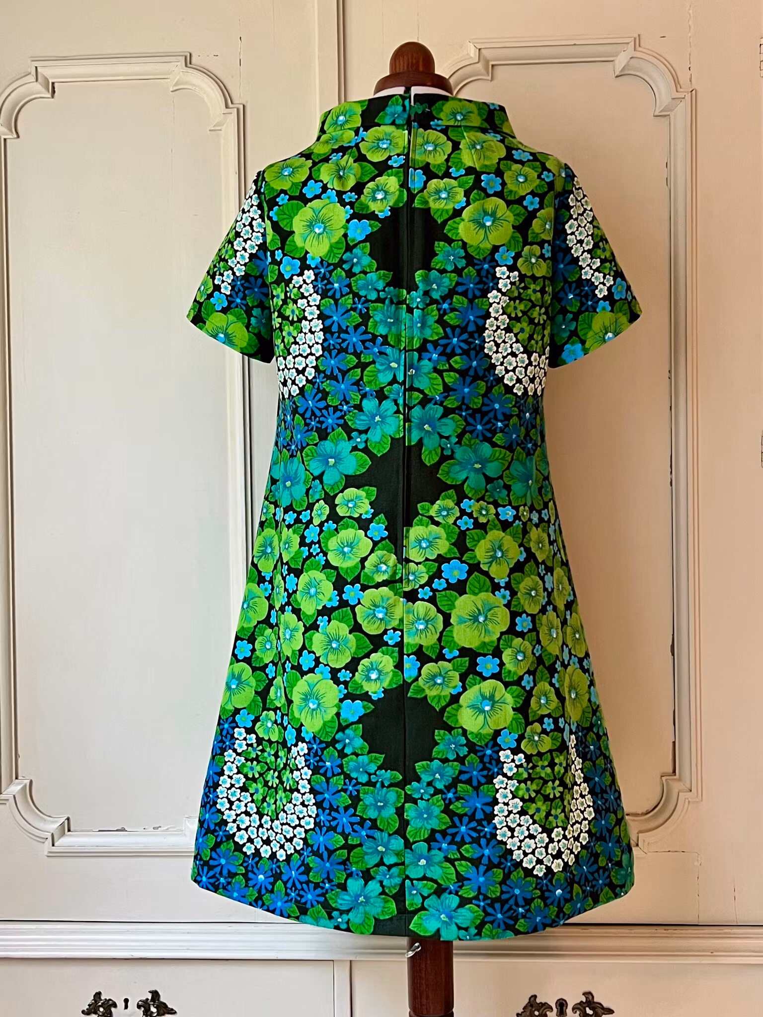 Modell Britt - circle of green