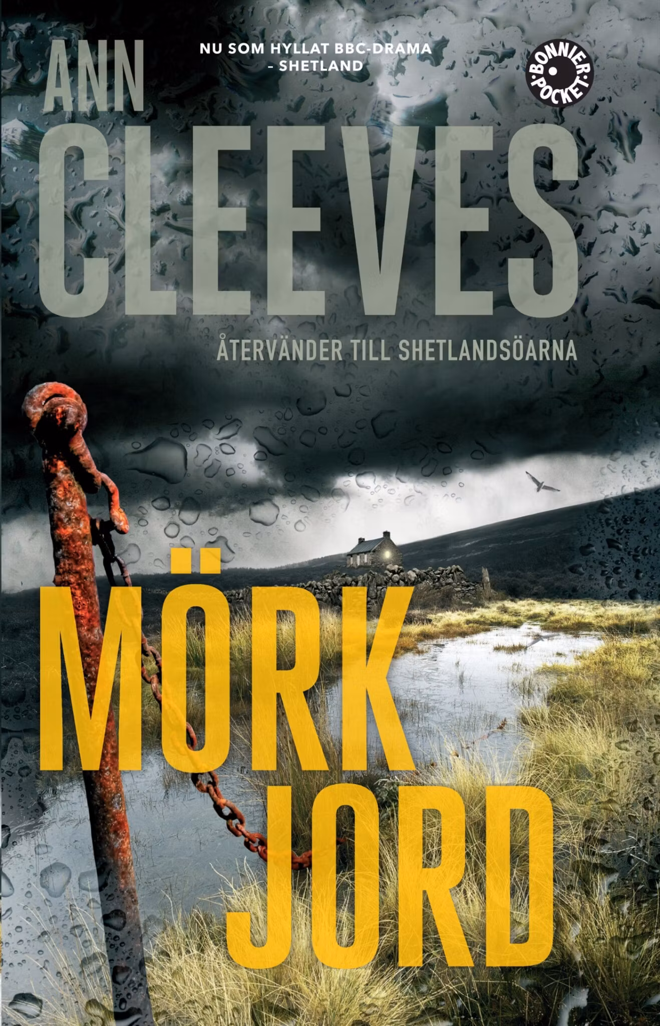 Mörk jord - finns i Rutströms bokhandel