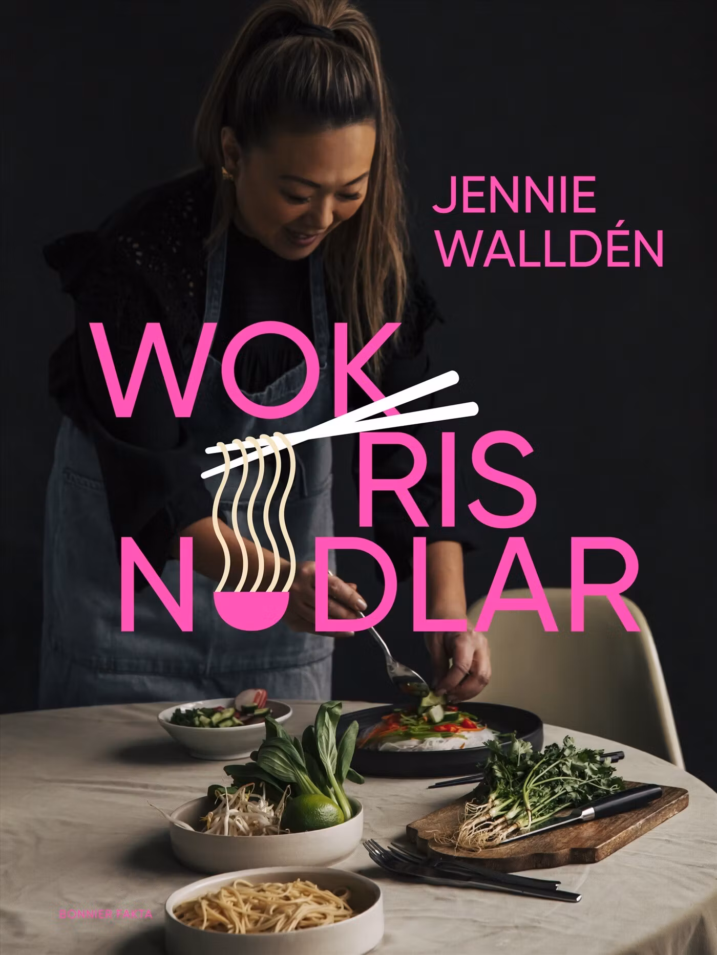 Wok, ris, nudlar - finns i Rutströms bokhandel