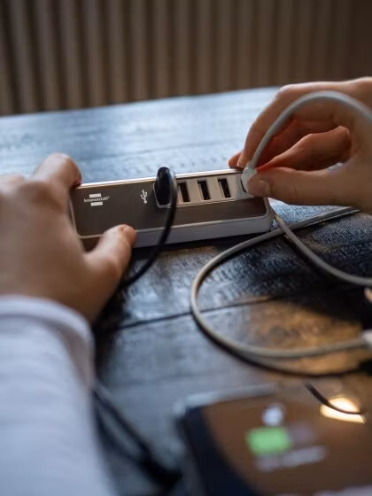 brennenstuhl®estilo USB-laddare med flera portar med 4x USB-A och 1x USB C Power Delivery-port