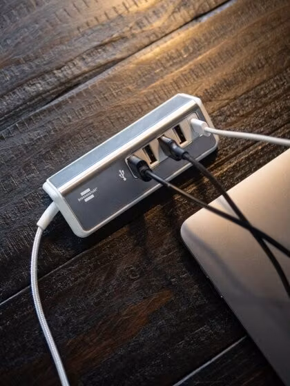 brennenstuhl®estilo USB-laddare med flera portar med 4x USB-A och 1x USB C Power Delivery-port