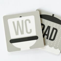 Dörrskylt wc+bad grå