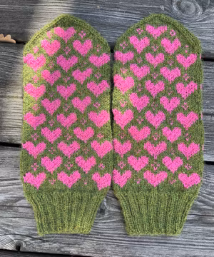 Hjärtliga vantar, olivgröna och rosa