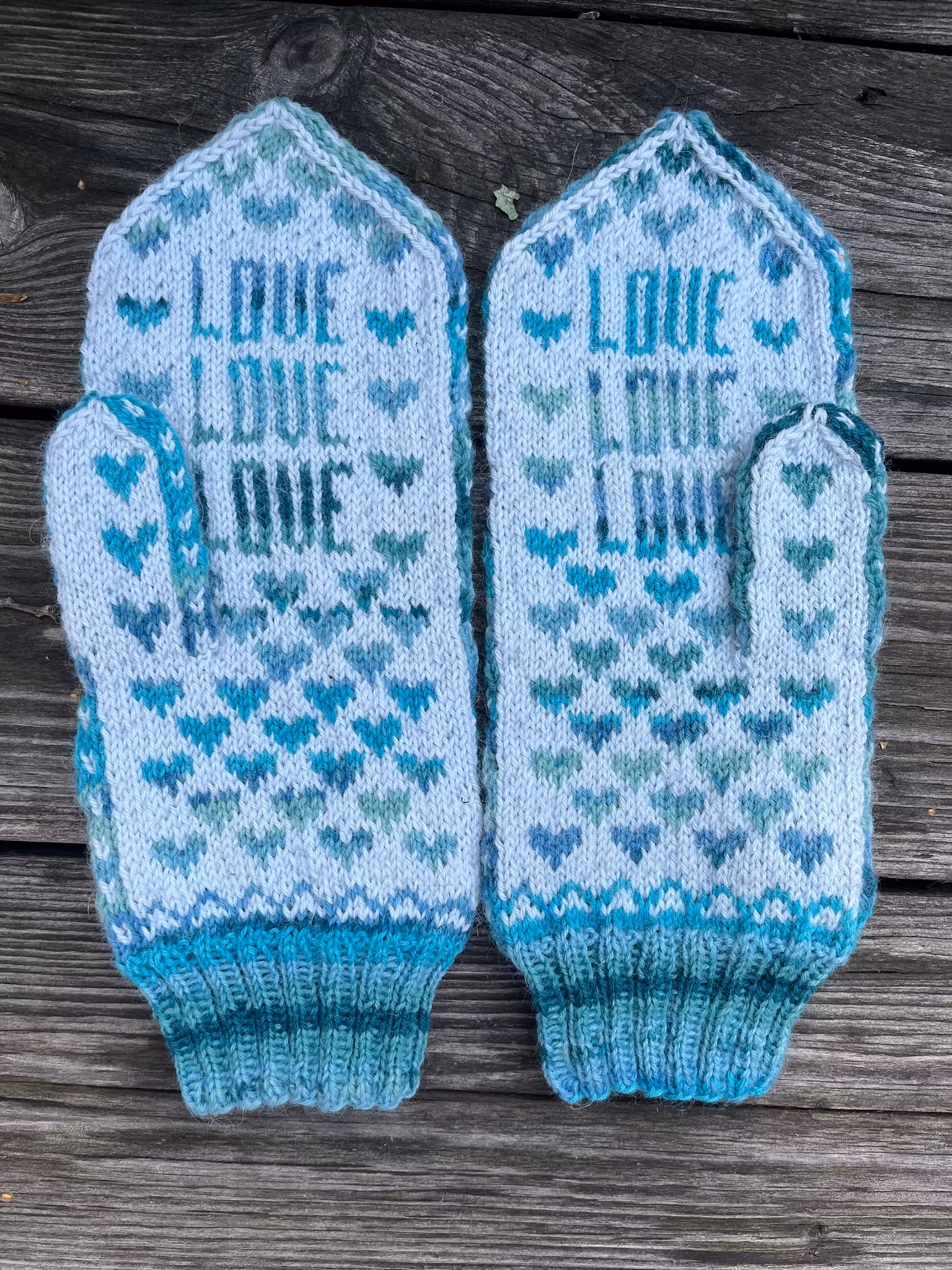 All you need is love, turkosa