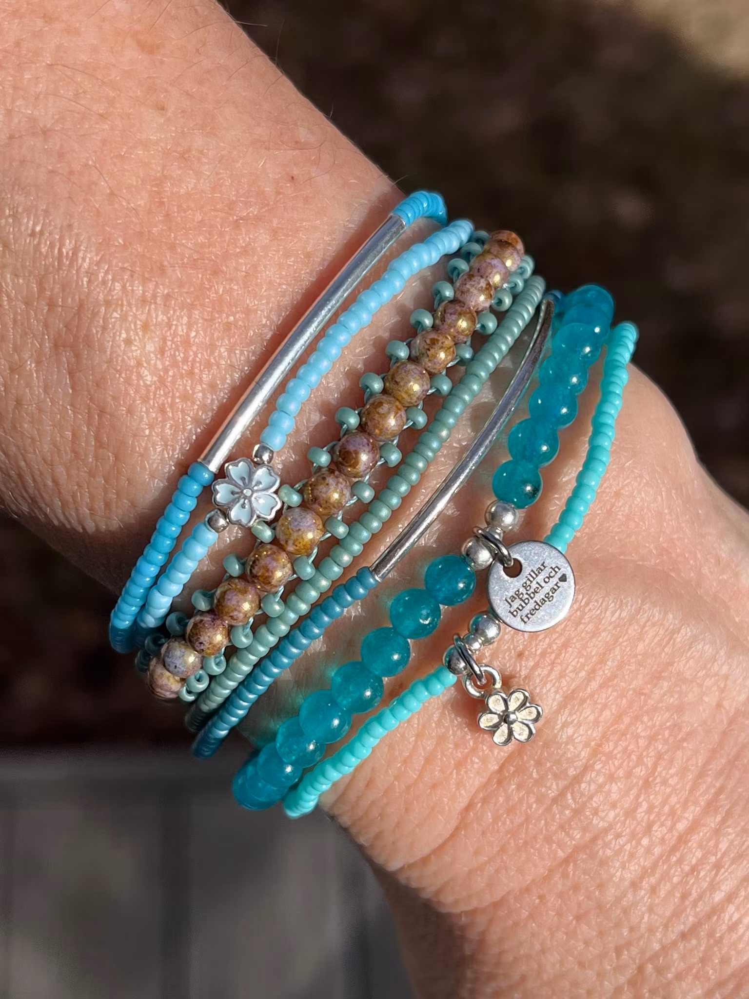 Treradigt pärlarmband