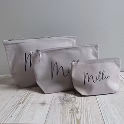 Necessär grå med namn - Large