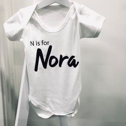 Baby body - N is for Nora (Valfri bokstav)