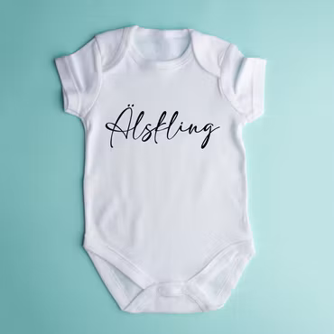 Body med text "Älskling"