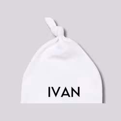 Personlig bebismössa med knut