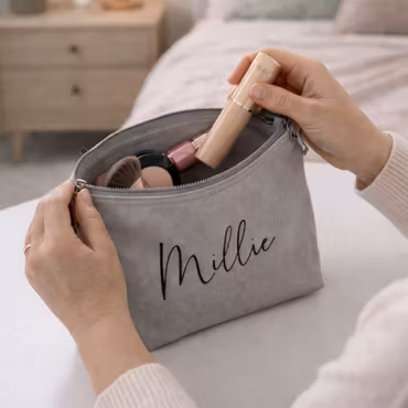 Necessär grå med namn - Small