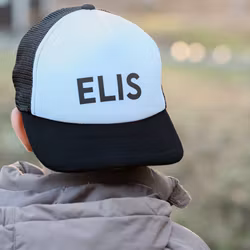 Truckerkeps för barn med namn - Vit/Svart