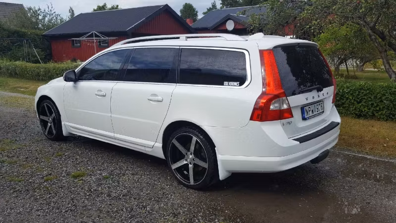 Magnus Volvo V70 med tonade rutor