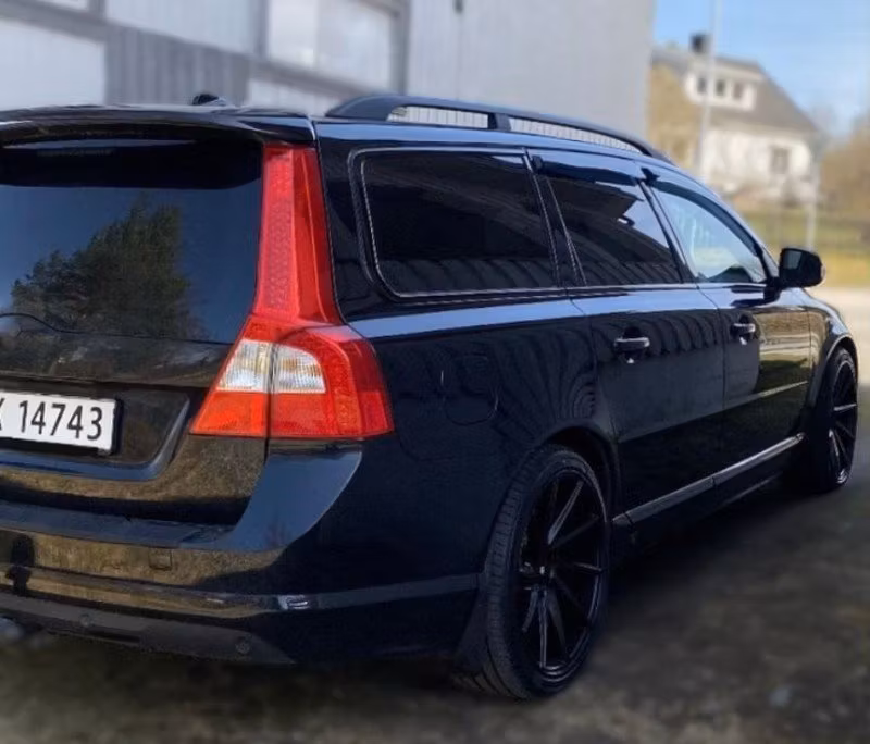 Hur mörk solfilm får man ha på en bil?